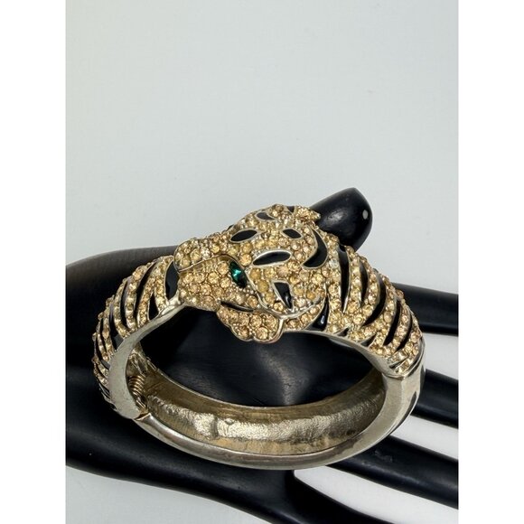 Vintage Chunky Gold Tone Statement Bangle Bracelet Size 7 Costume Jewelry - Picture 9 of 9